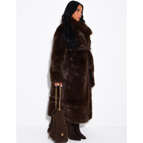 Manteau très long en fausse fourrure et ceinture