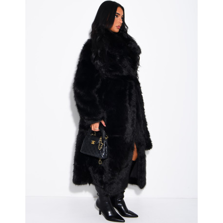 Manteau très long en fausse fourrure et ceinture