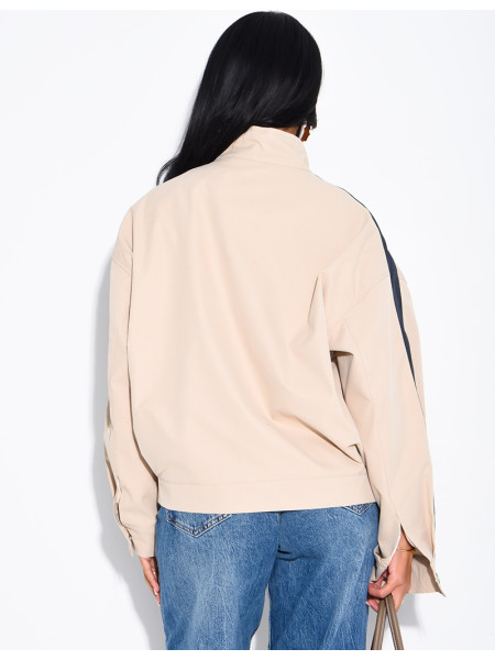 Wasserdichte Jacke mit Kontraststreifen