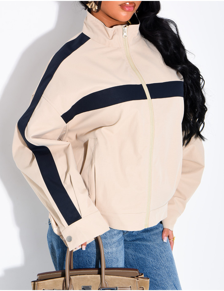 Wasserdichte Jacke mit Kontraststreifen