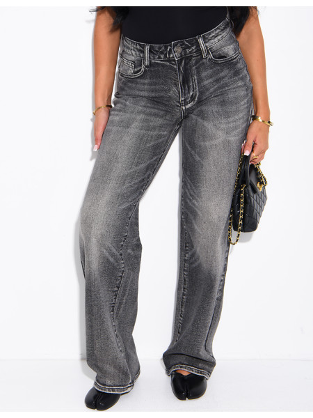 Wide-leg jeans with rhinestones on the back