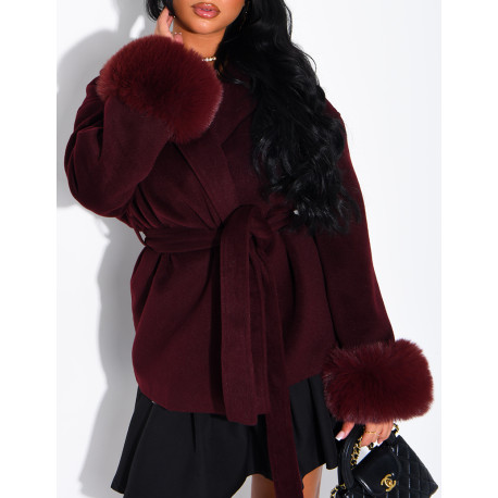 Manteau mi-long en feutrine à fourrure sur les poignets