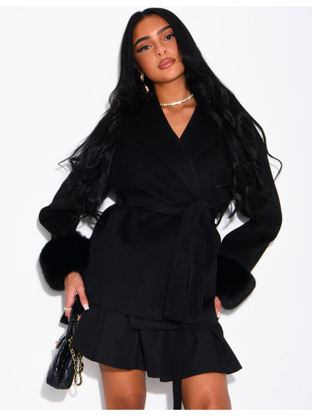 Manteau mi-long en feutrine à fourrure sur les poignets