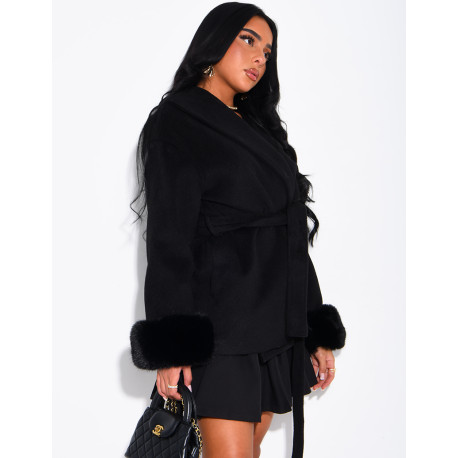 Manteau mi-long en feutrine à fourrure sur les poignets
