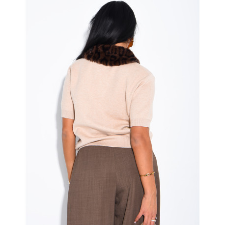 Short-sleeved button-up jumper with leopard-print faux fur collar