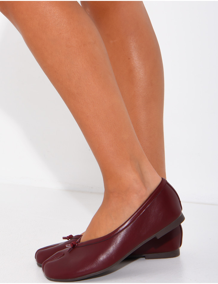 Ballerines en similicuir fendues