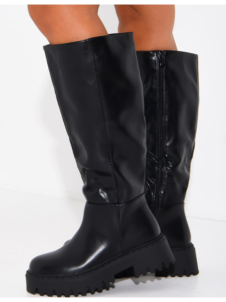 Stiefel aus Kunstleder mit dicken Sohlen