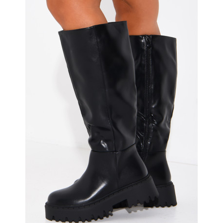 Stiefel aus Kunstleder mit dicken Sohlen