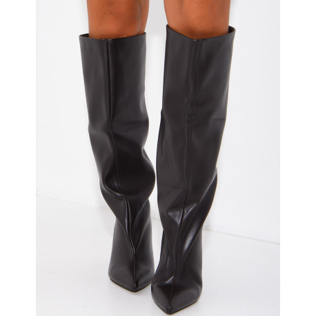 Hohe Stiefel aus Kunstleder mit Stilettoabsatz