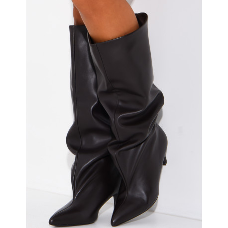 Hohe Stiefel aus Kunstleder mit Stilettoabsatz
