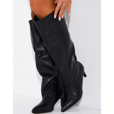 Hohe Stiefel aus Kunstleder mit Stilettoabsatz