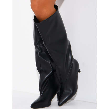 Hohe Stiefel aus Kunstleder mit Stilettoabsatz