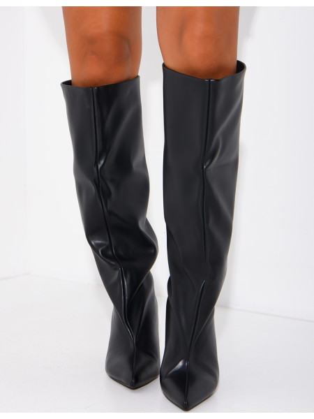 Hohe Stiefel aus Kunstleder mit Stilettoabsatz