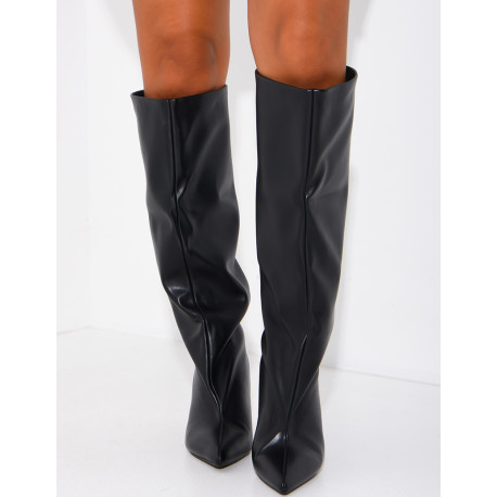 Hohe Stiefel aus Kunstleder mit Stilettoabsatz