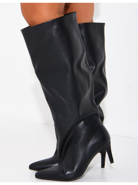 Hohe Stiefel aus Kunstleder mit Stilettoabsatz