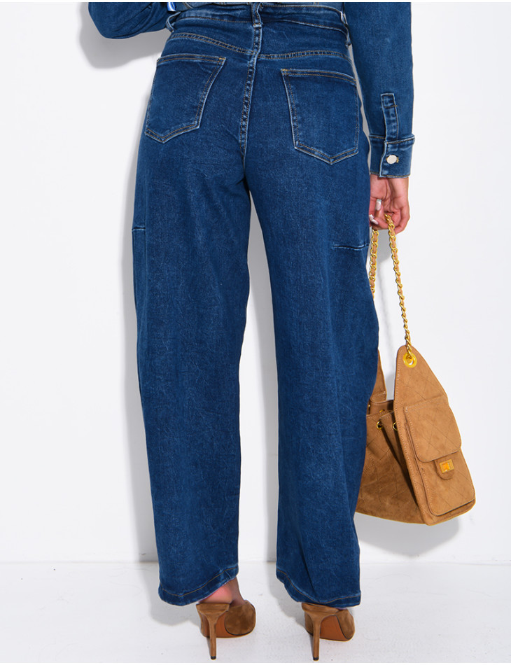 Jeans in verwaschenem Blau im Barrel-Schnitt
