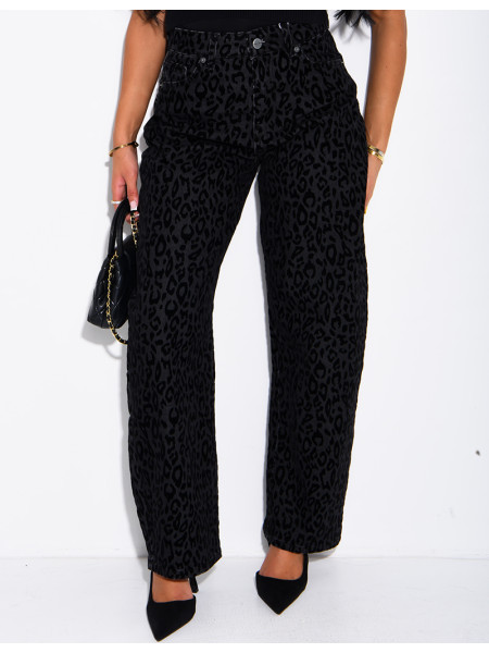 Balloon-cut jeans with embroidered leopard print