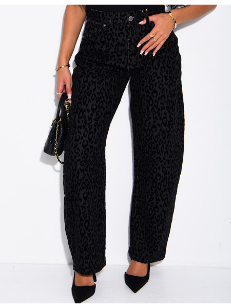 Balloon-cut jeans with embroidered leopard print