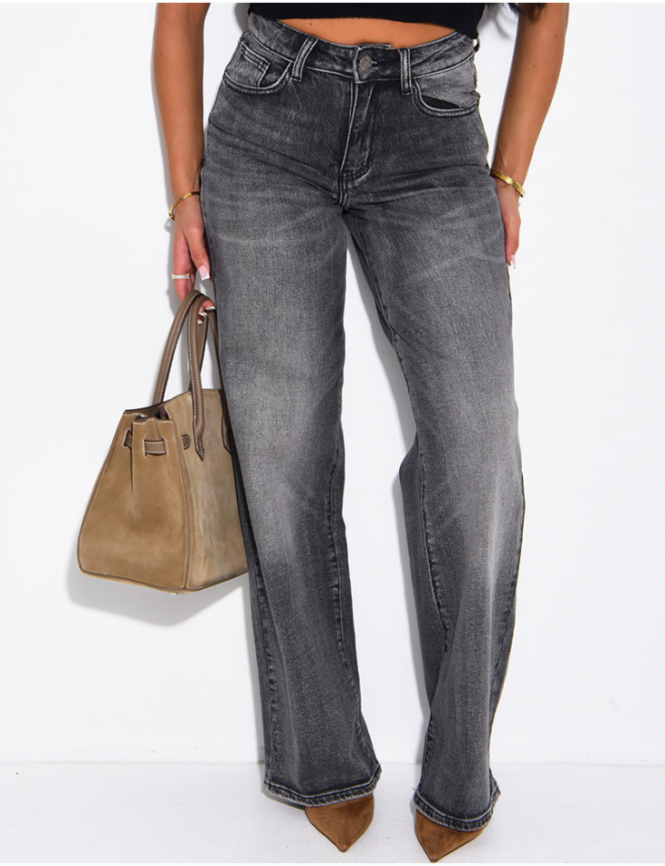 Wide-leg jeans with embroidered wing-shaped sequins