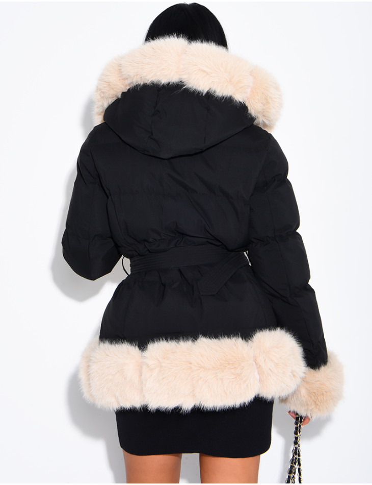 Doudoune mi-longue matelassée à capuche fourrée