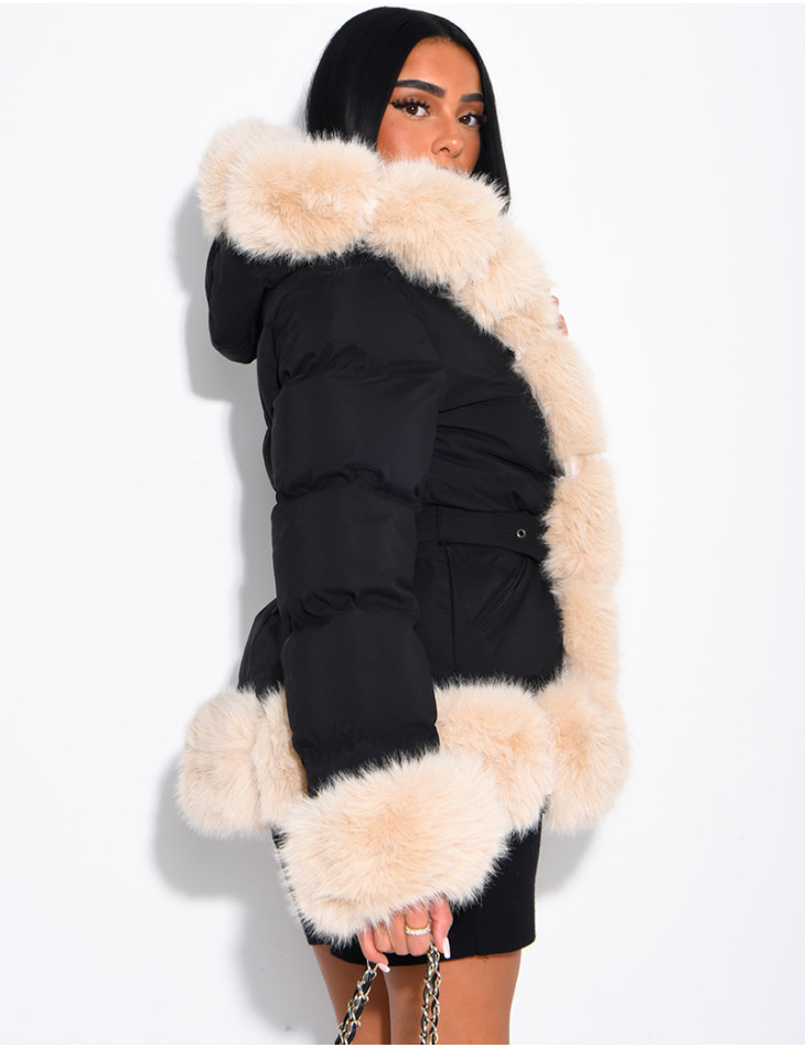 Doudoune mi-longue matelassée à capuche fourrée