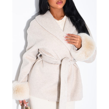 Manteau mi-long en feutrine à fourrure sur les poignets