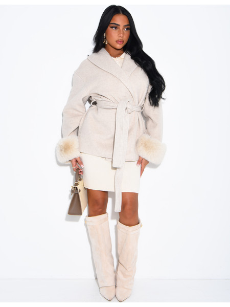 Manteau mi-long en feutrine à fourrure sur les poignets