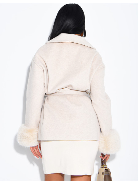 Manteau mi-long en feutrine à fourrure sur les poignets