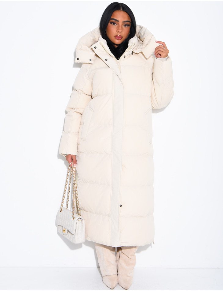 Lange Daunenjacke mit Kapuze