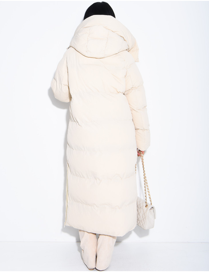 Lange Daunenjacke mit Kapuze