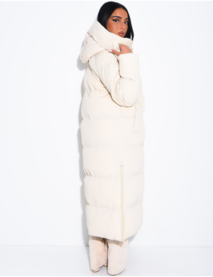 Lange Daunenjacke mit Kapuze