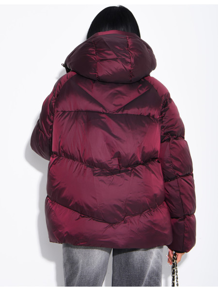 Doudoune mi-longue matelassée col montant à capuche en tissu brillant