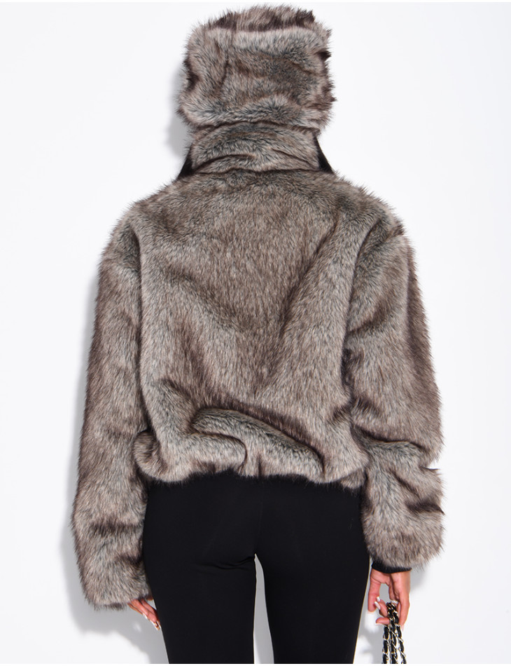 Veste courte en fausse fourrure premium