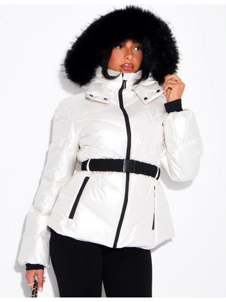 Glänzende Steppjacke mit Kapuze und Pelzbesatz