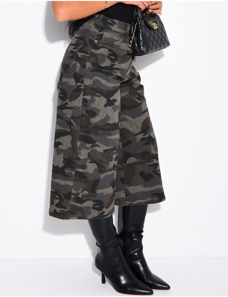 Long denim Bermuda shorts with a camouflage print