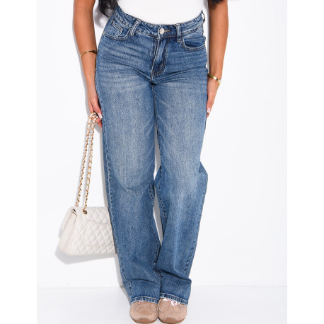 Jeans mit weitem Bein und Strasssteinen auf der Rückseite