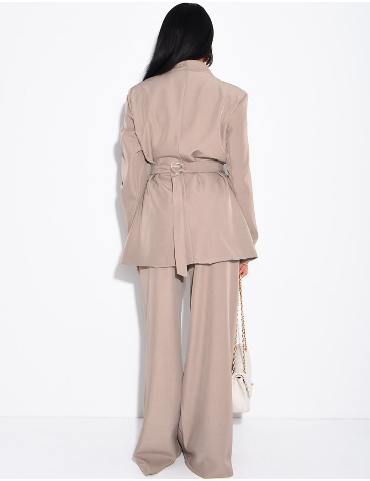 Ensemble blazer col montant ajusté dans le dos et pantalon coupe droite