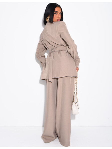 Ensemble blazer col montant ajusté dans le dos et pantalon coupe droite