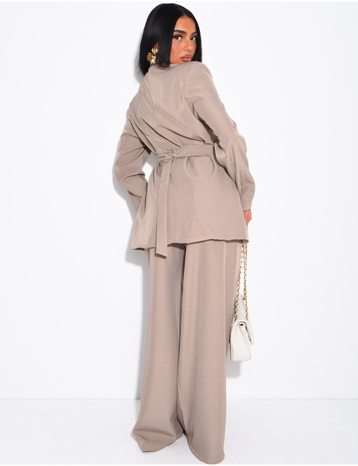 Ensemble blazer col montant ajusté dans le dos et pantalon coupe droite