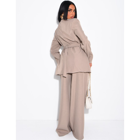 Ensemble blazer col montant ajusté dans le dos et pantalon coupe droite