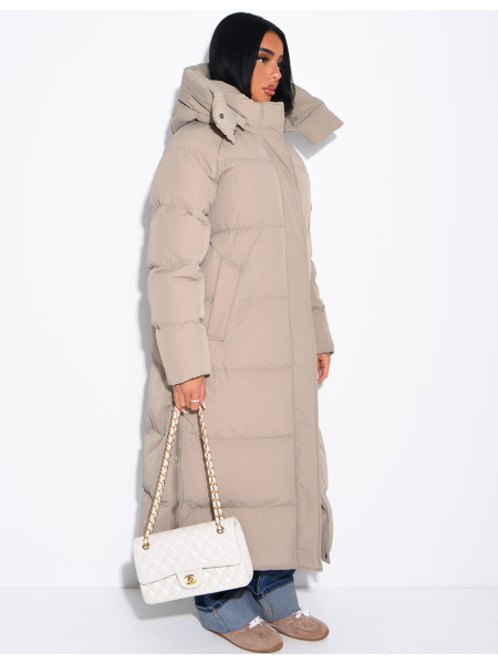 Lange Daunenjacke mit Kapuze