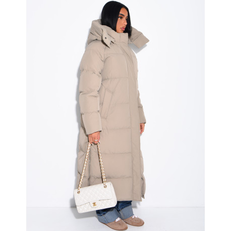 Lange Daunenjacke mit Kapuze
