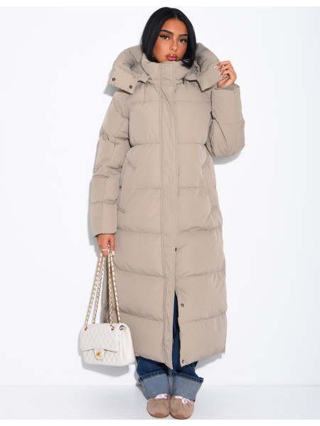 Lange Daunenjacke mit Kapuze