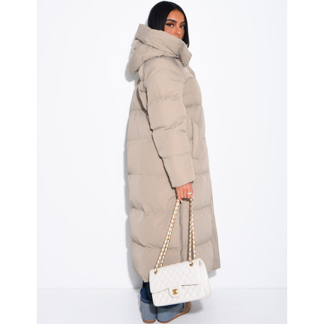 Lange Daunenjacke mit Kapuze
