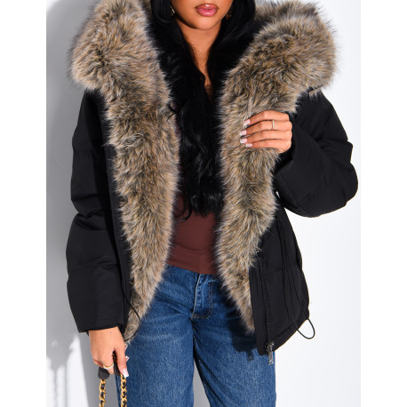 Mittellange Steppjacke mit Kapuze aus Kunstfell Gerade, mittellange Passform