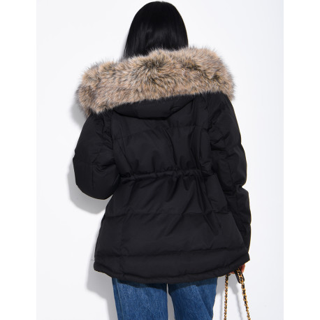 Mittellange Steppjacke mit Kapuze aus Kunstfell Gerade, mittellange Passform