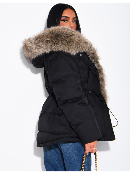 Mittellange Steppjacke mit Kapuze aus Kunstfell Gerade, mittellange Passform