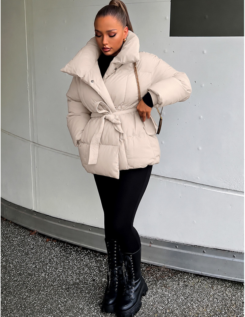 Mittellange Steppjacke mit...