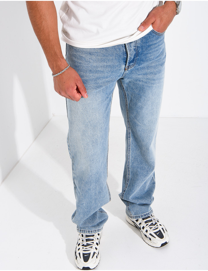 Straight-leg jeans