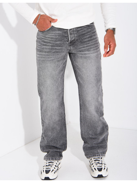 Straight cut, classic fit and slightly loose leg
